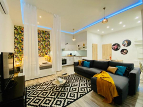 Chic Luxury Studio in Central Budapest - Tropical